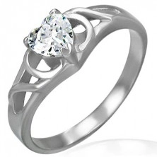 Knot band engagement ring with heart-shaped zircon