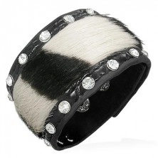 Leather bangle with striped fur and zircons