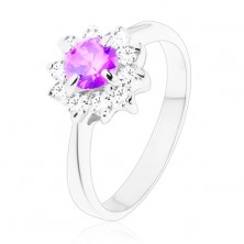 Ring in silver colour, narrow shoulders, flower in violet and clear hue
