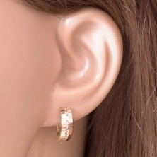 14K gold earrings – shiny ground surface, line of white gold in the center