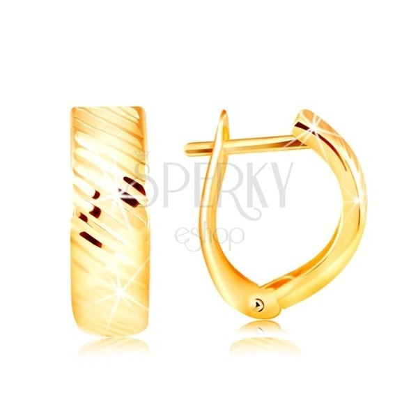 Earrings in 14K gold – arc with shiny diagonal cuts