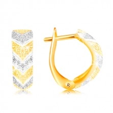 Earrings made of 585 gold - two-coloured pattern V, convex sandblasted surface