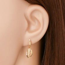 Earrings in 9K yellow gold - shiny carved leaf, slightly curved strip