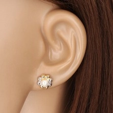 Combined 585 gold earrings - two colour flower with pearl in the centre