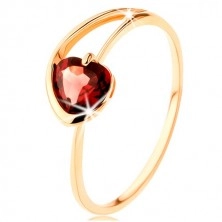 Ring made of yellow 9K gold - red garnet heart, asymmetrical shoulders