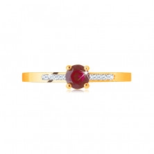 Ring made of 14K yellow gold – radiant round ruby in a mount, zircon strips