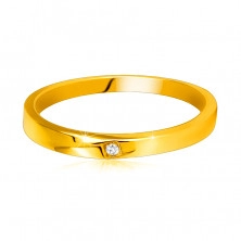 585 Yellow gold diamond ring – slightly bevelled shoulders, clear brilliant