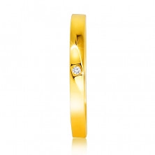 585 Yellow gold diamond ring – slightly bevelled shoulders, clear brilliant
