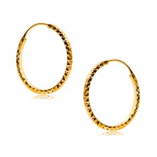 Round earrings in 585 yellow gold decorated with diamond cut, square shoulders, 18 mm