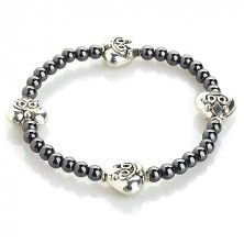 Hematite beaded bracelet - hearts in silver colour
