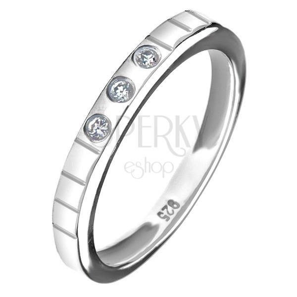 Silver ring 925 - three embedded zircons, engraved lines